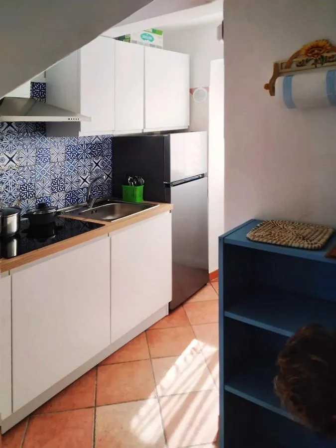 Appartamento In Centro Su Strada Privata La Maddalena  0*, La Maddalena (Sassari)